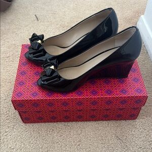 Tory Burch Bow Peep Toe Wedge